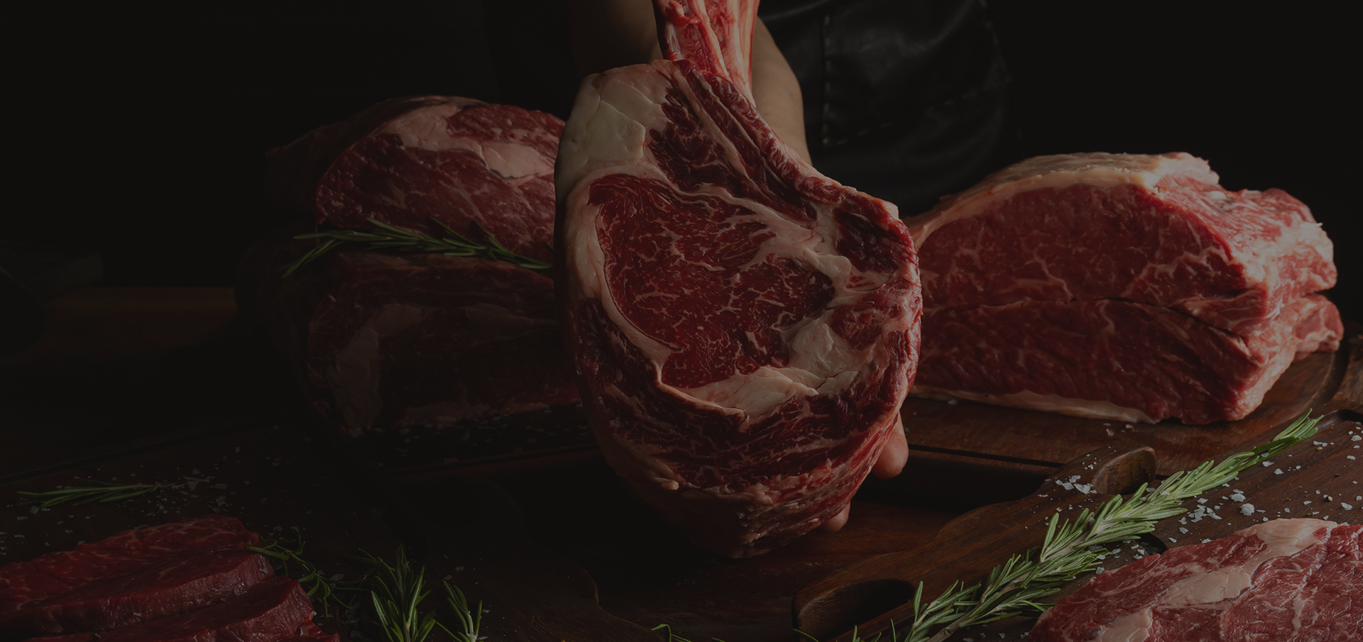 Headerbeeld met stukken rauw, rood vlees